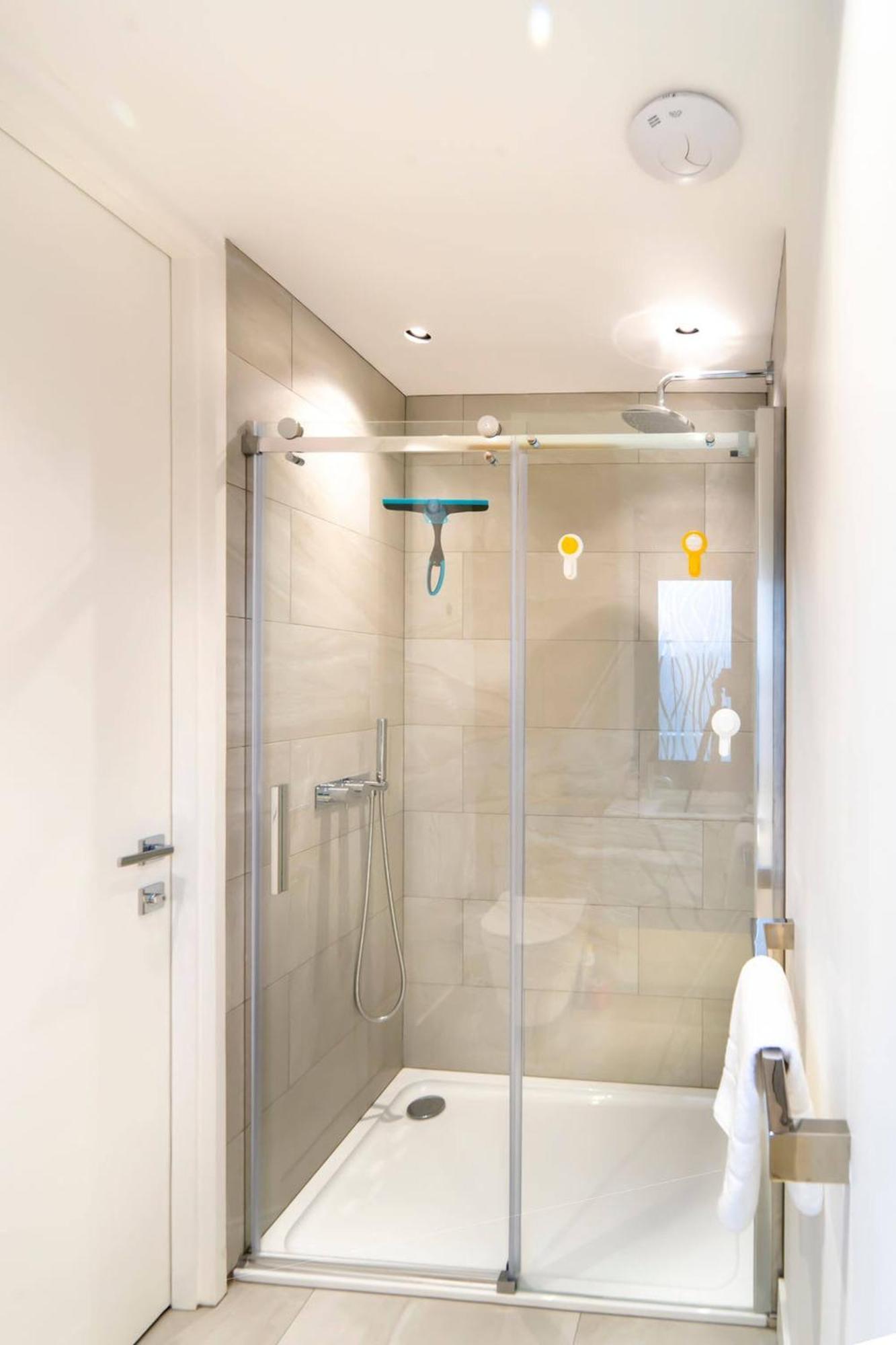 Modern Ealing Common Duplex Londres